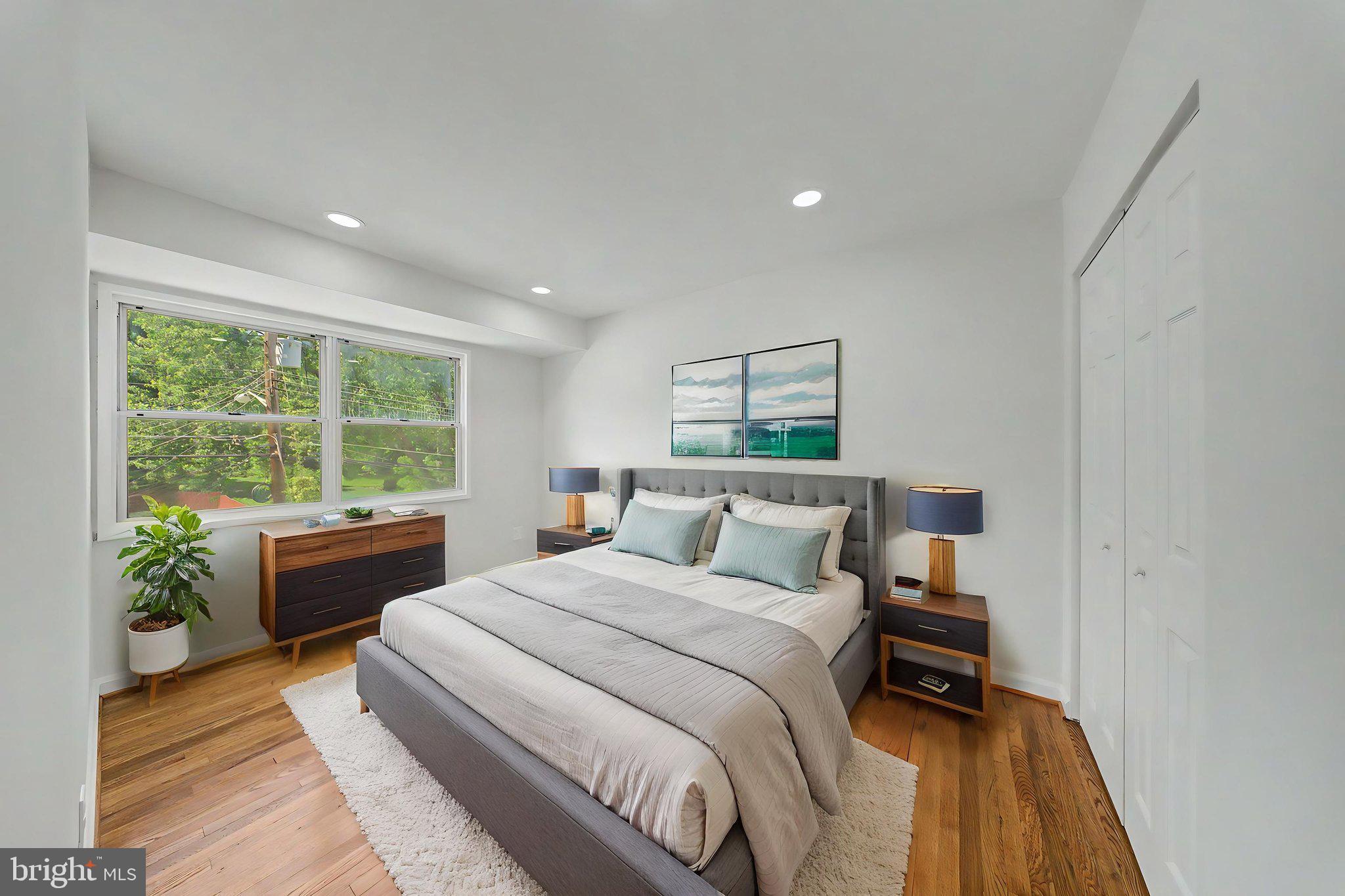 TEMPLE HILLS - Residential