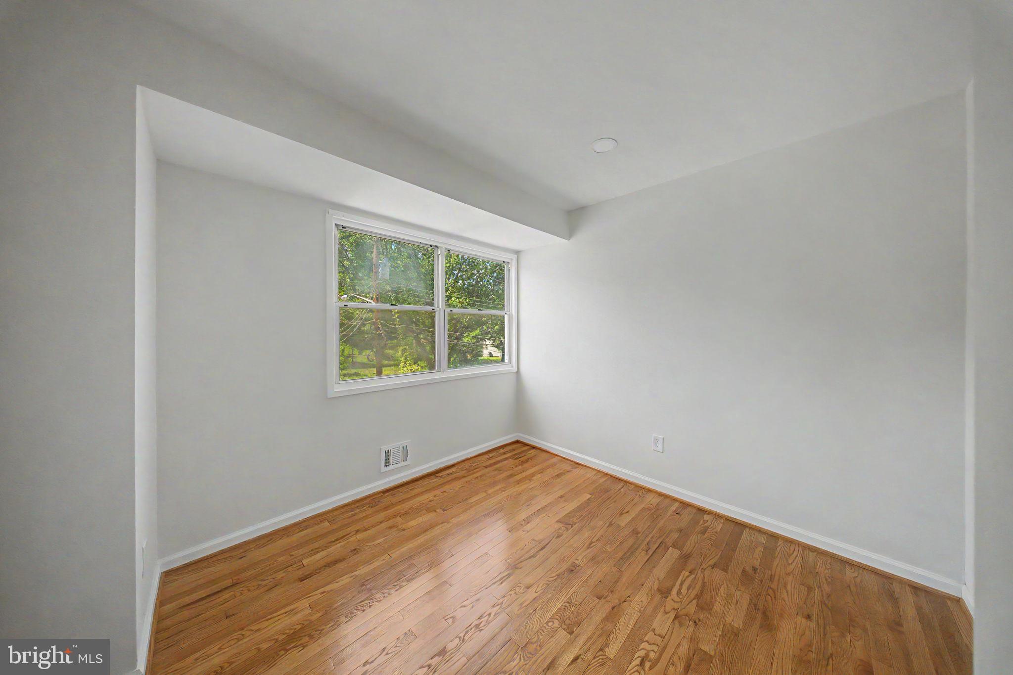 TEMPLE HILLS - Residential