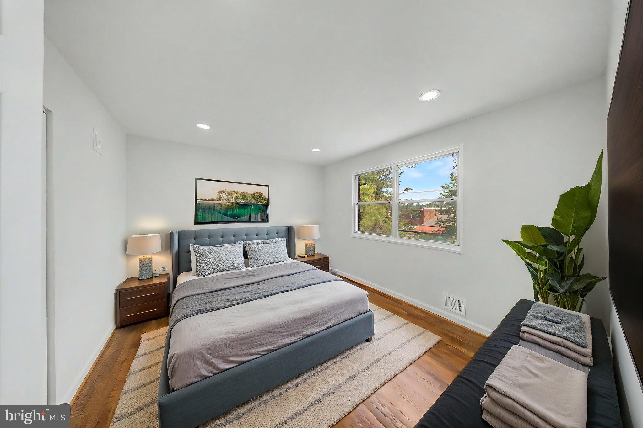 TEMPLE HILLS - Residential