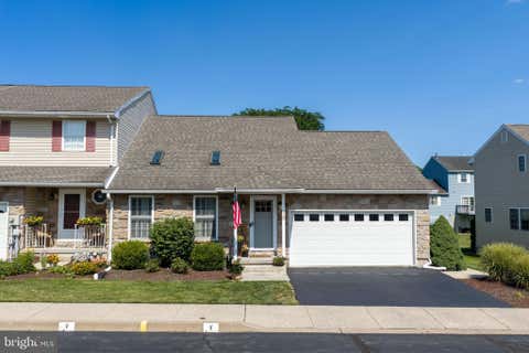Townhouse For Sale - 15 Monmouth Court<br/> Northampton County, EASTON, PA 18040
