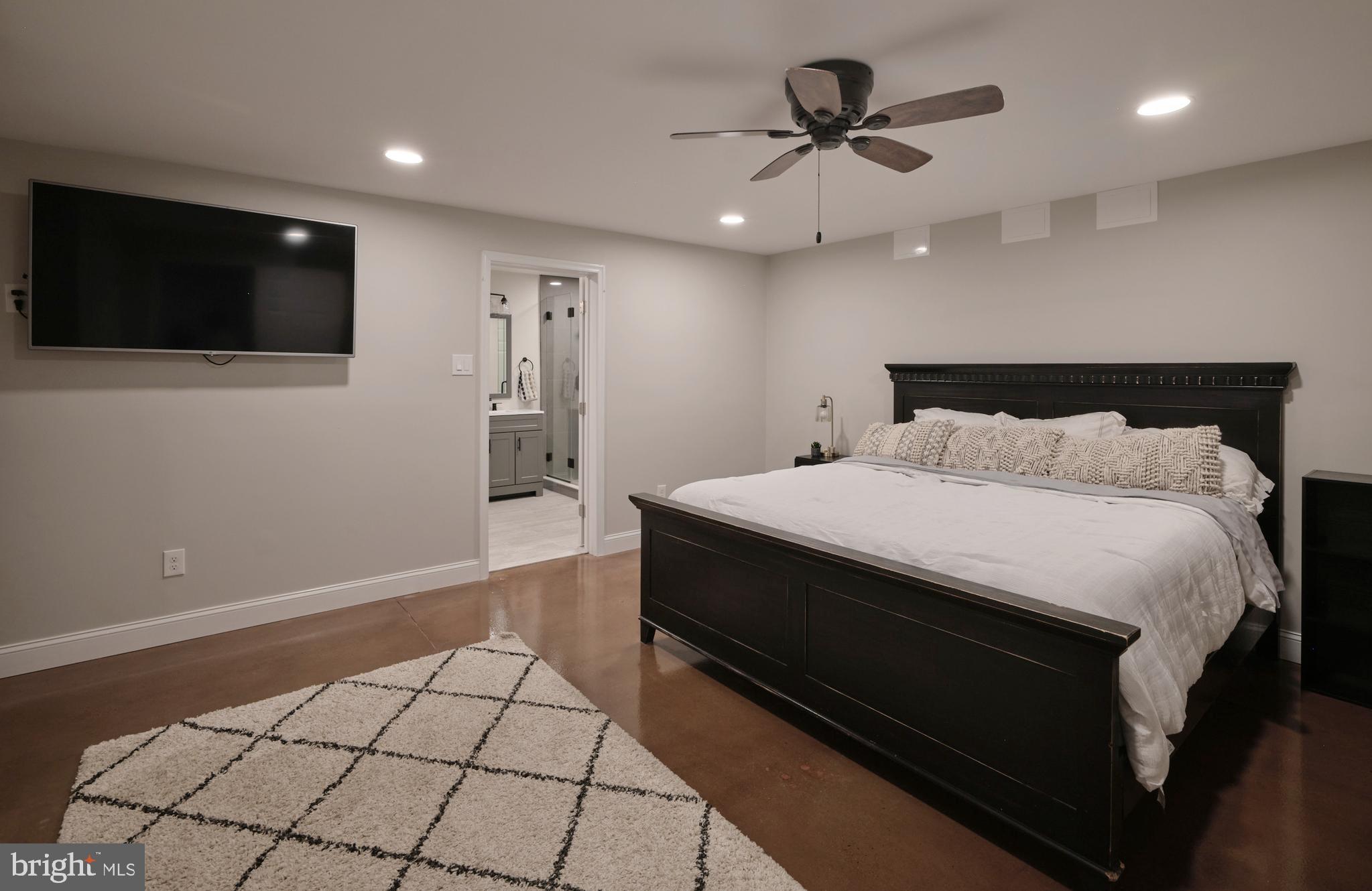 RIDGEVIEW FARMS - Residential