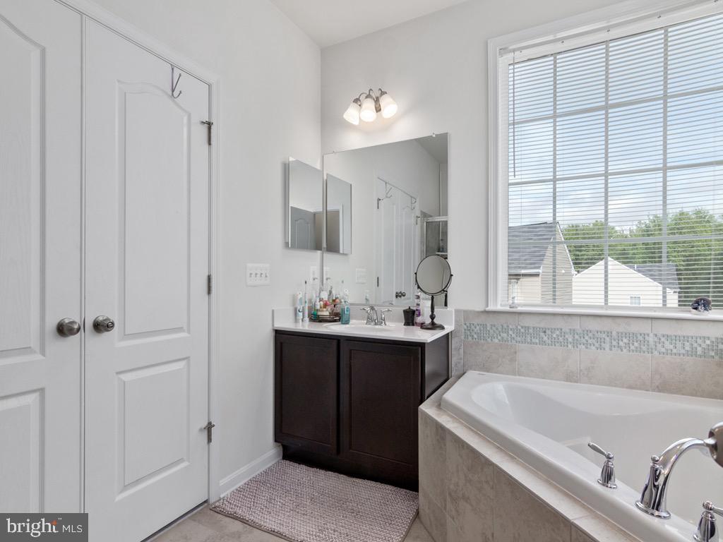 WALLACE LANDING - Residential