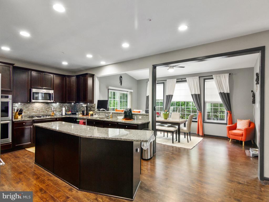 WALLACE LANDING - Residential