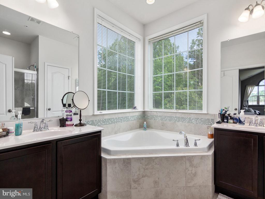 WALLACE LANDING - Residential