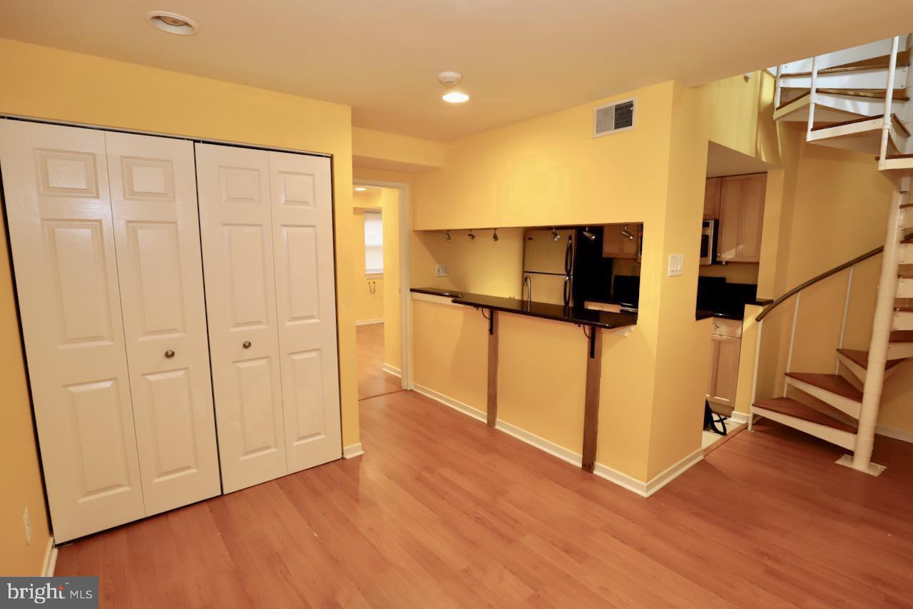 SPRING GARDEN - Residential Lease