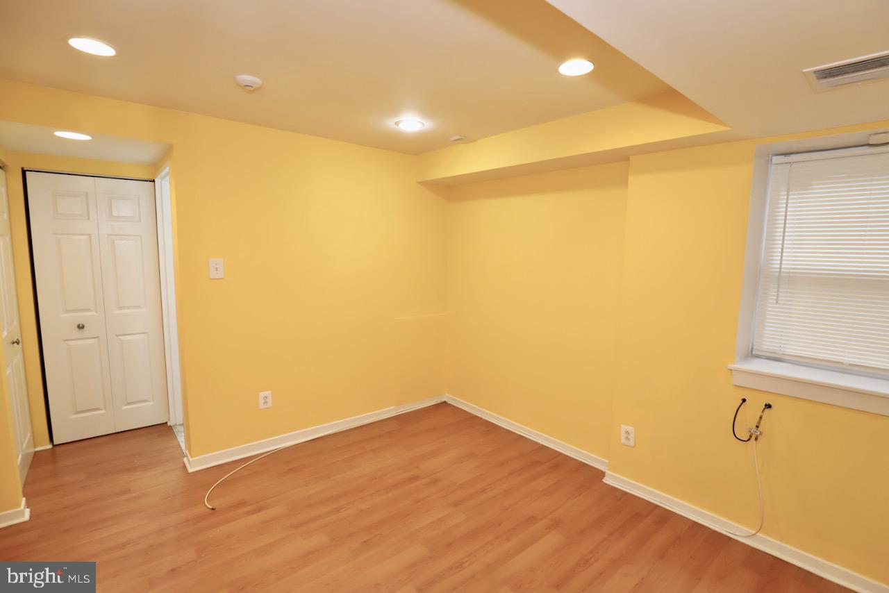 SPRING GARDEN - Residential Lease