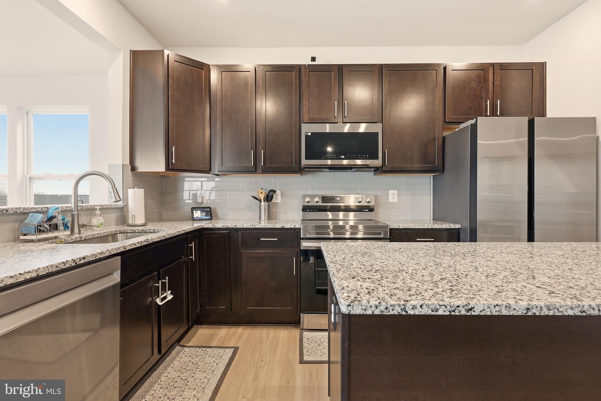 HUNTWELL WEST - Residential