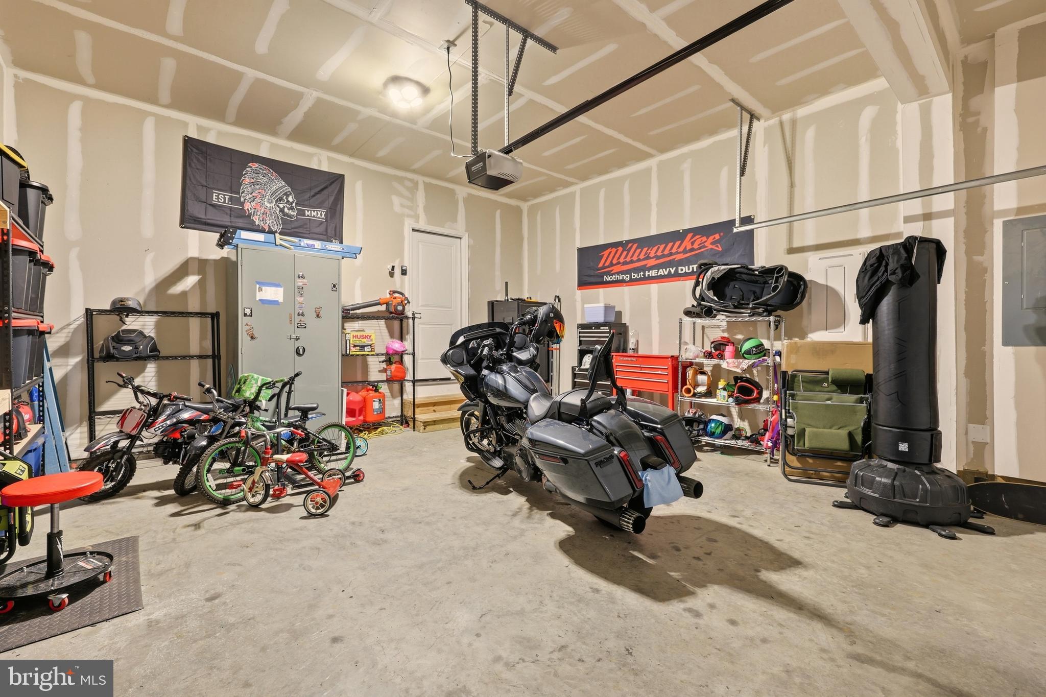 HUNTWELL WEST - Residential