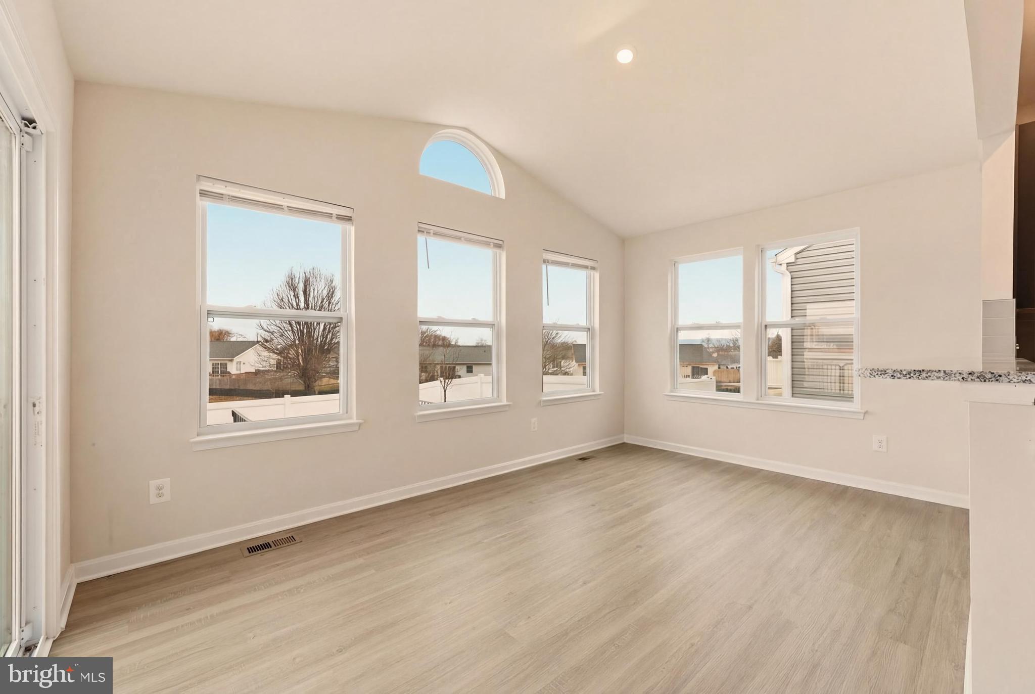 HUNTWELL WEST - Residential