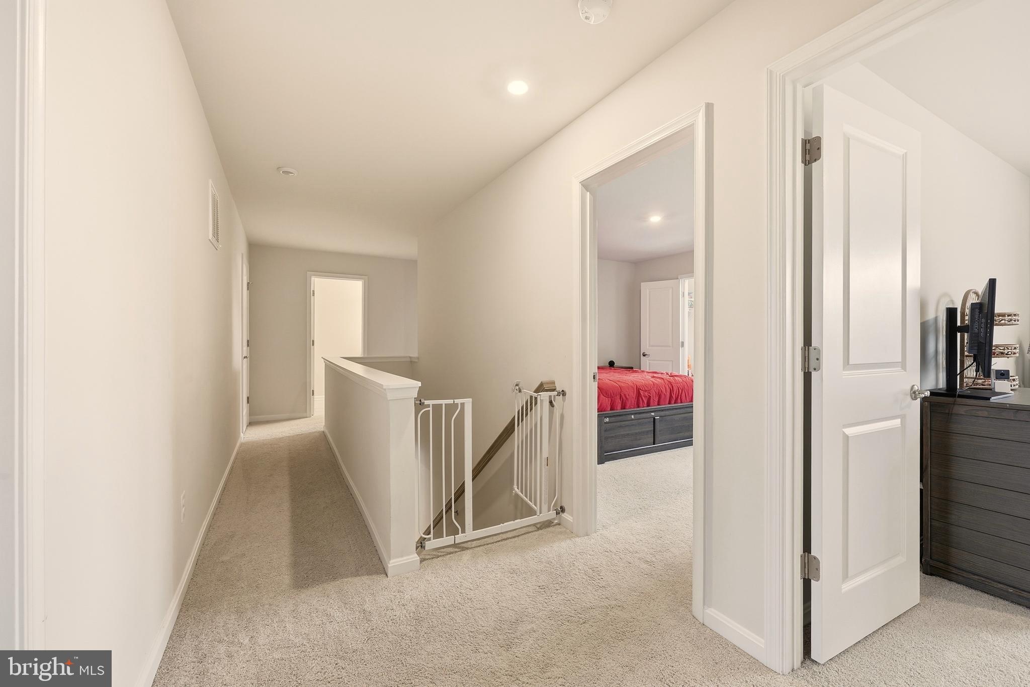 HUNTWELL WEST - Residential