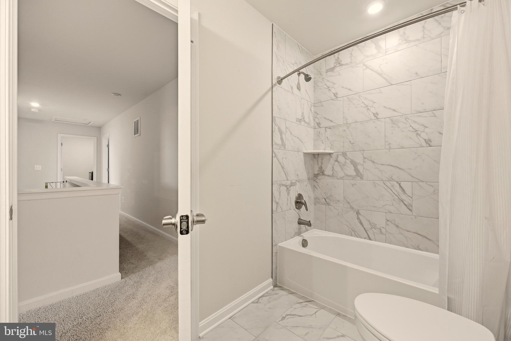 HUNTWELL WEST - Residential