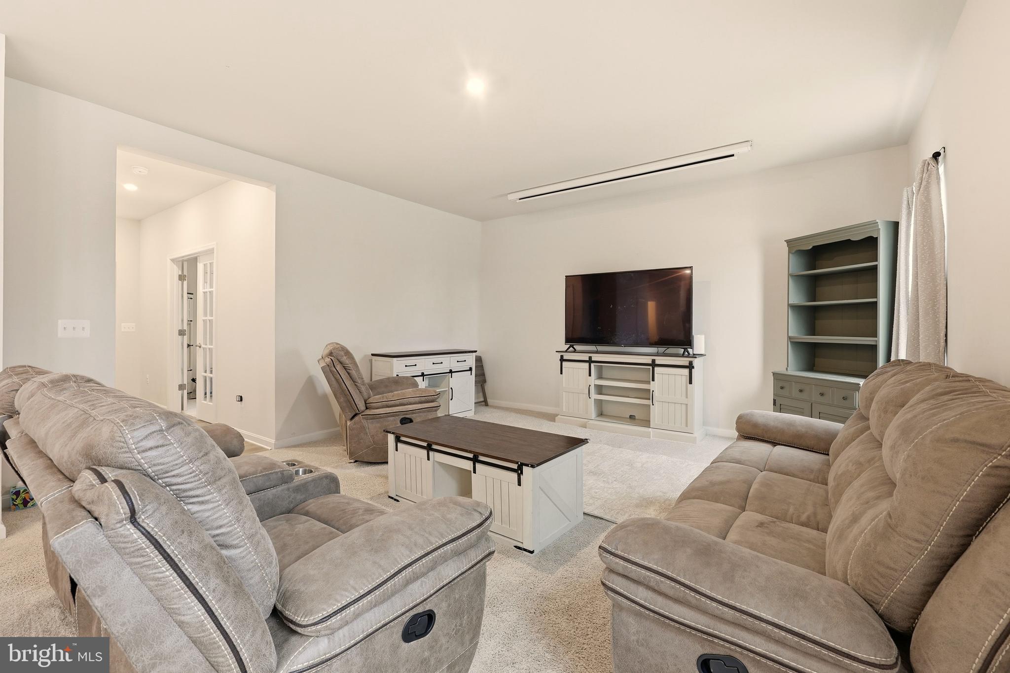 HUNTWELL WEST - Residential