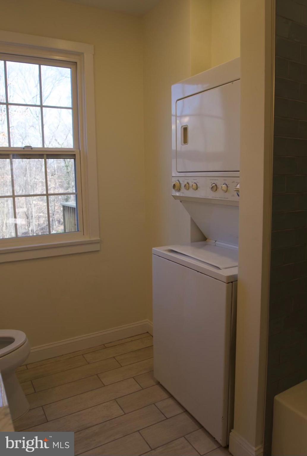 STONELEIGH - Residential Lease