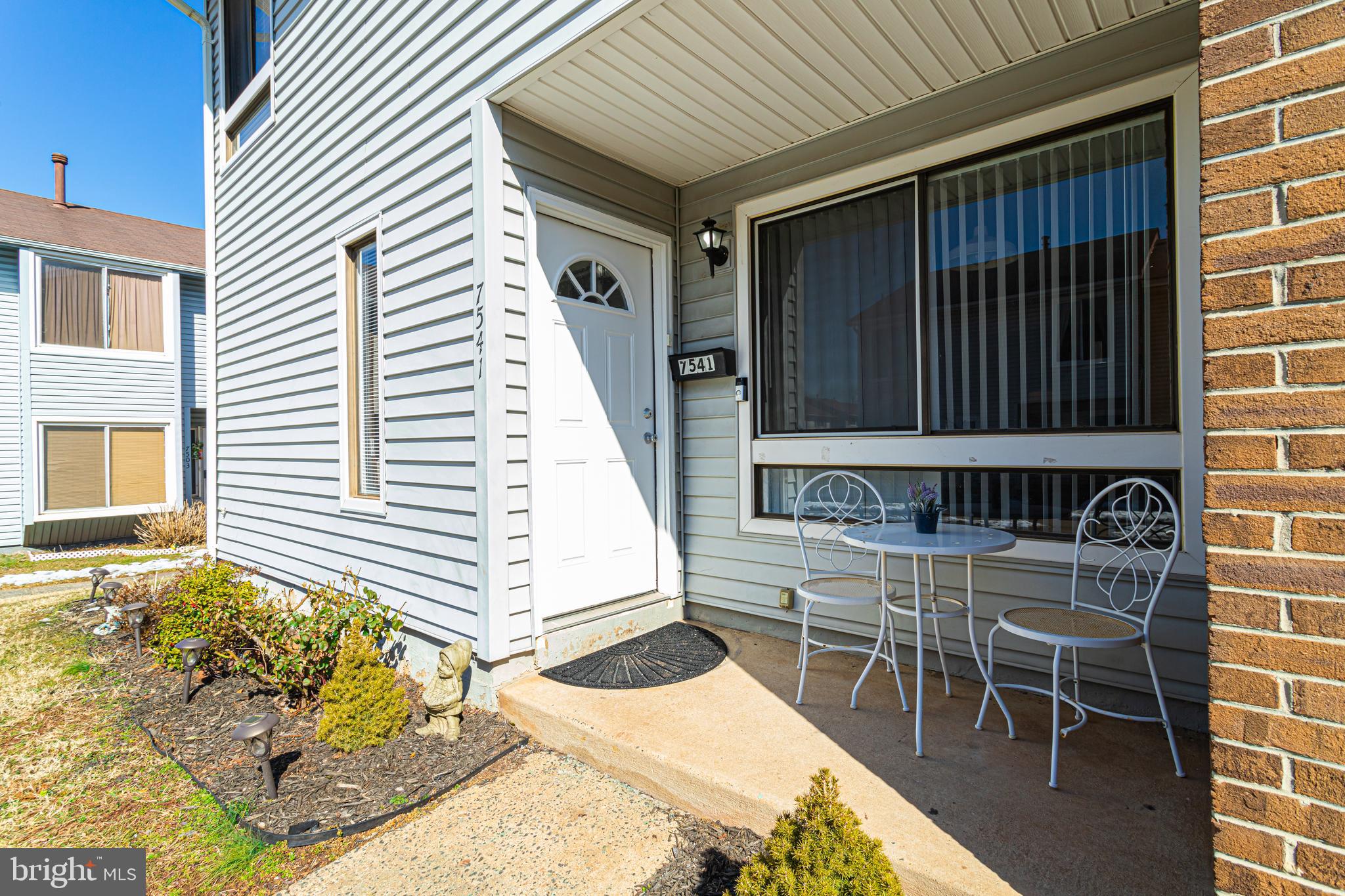 COVERSTONE SQUARE - Residential