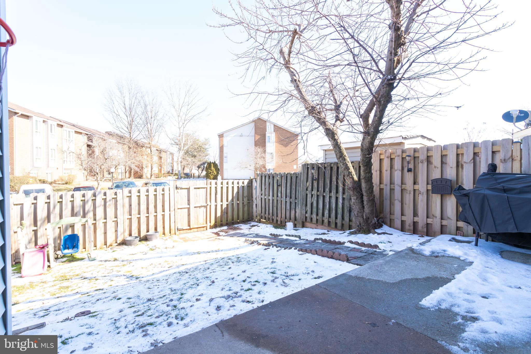 COVERSTONE SQUARE - Residential