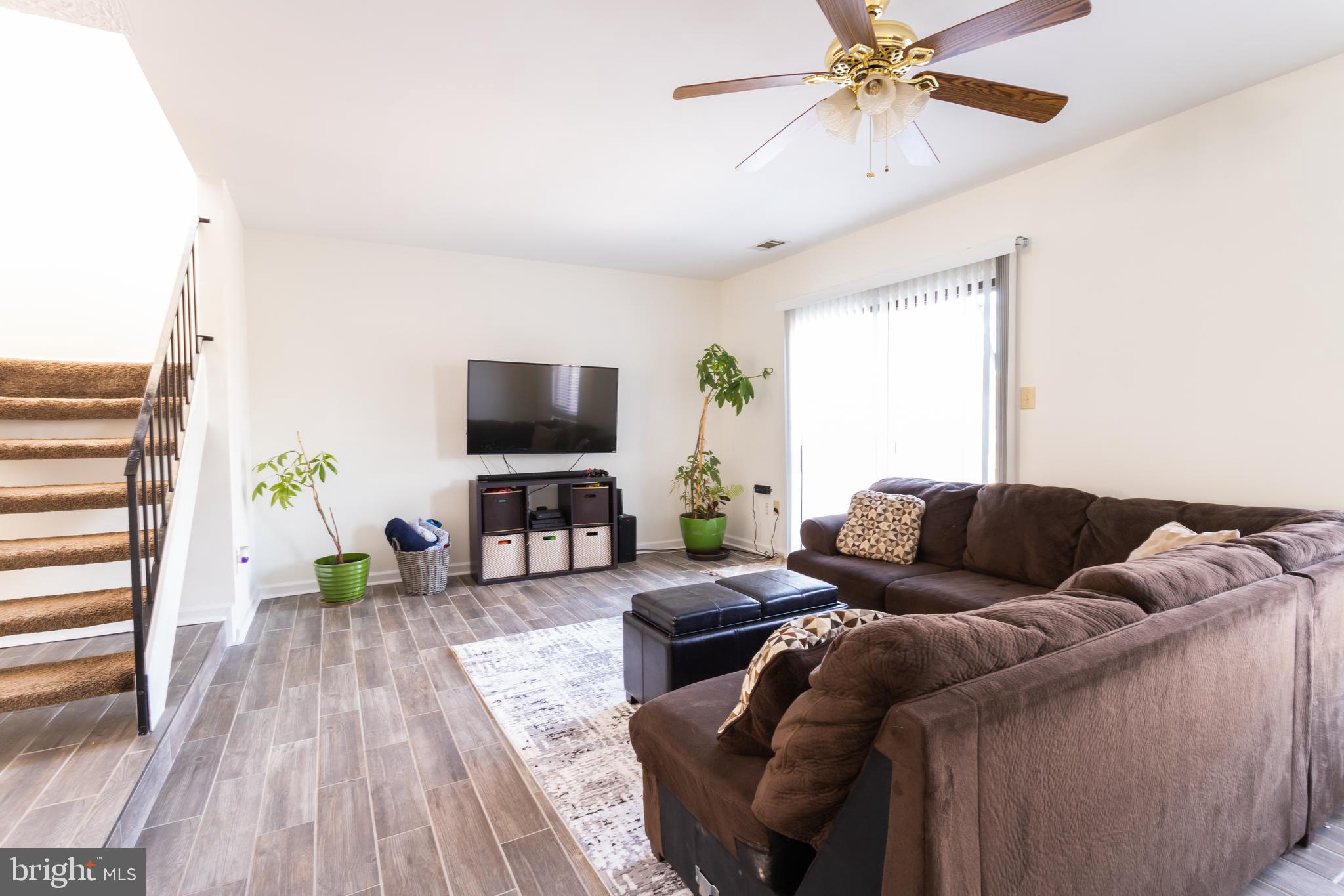 COVERSTONE SQUARE - Residential