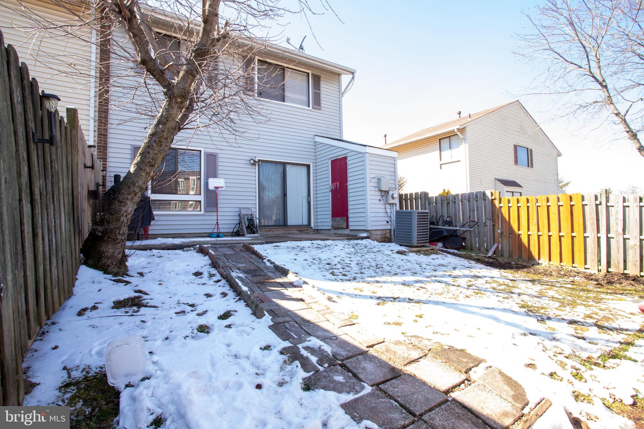 COVERSTONE SQUARE - Residential