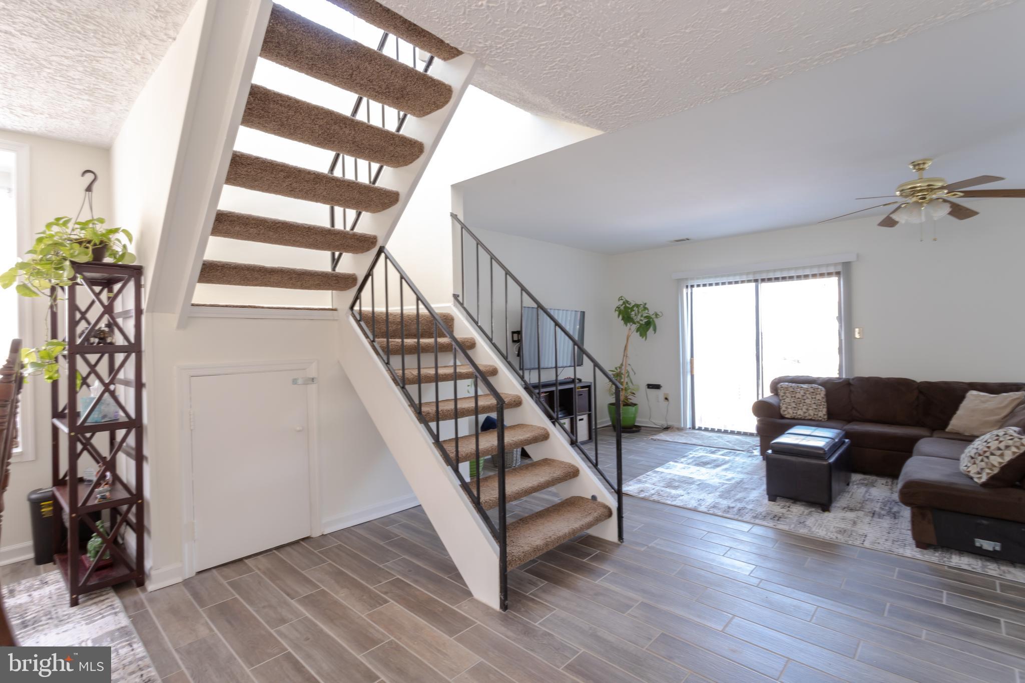 COVERSTONE SQUARE - Residential