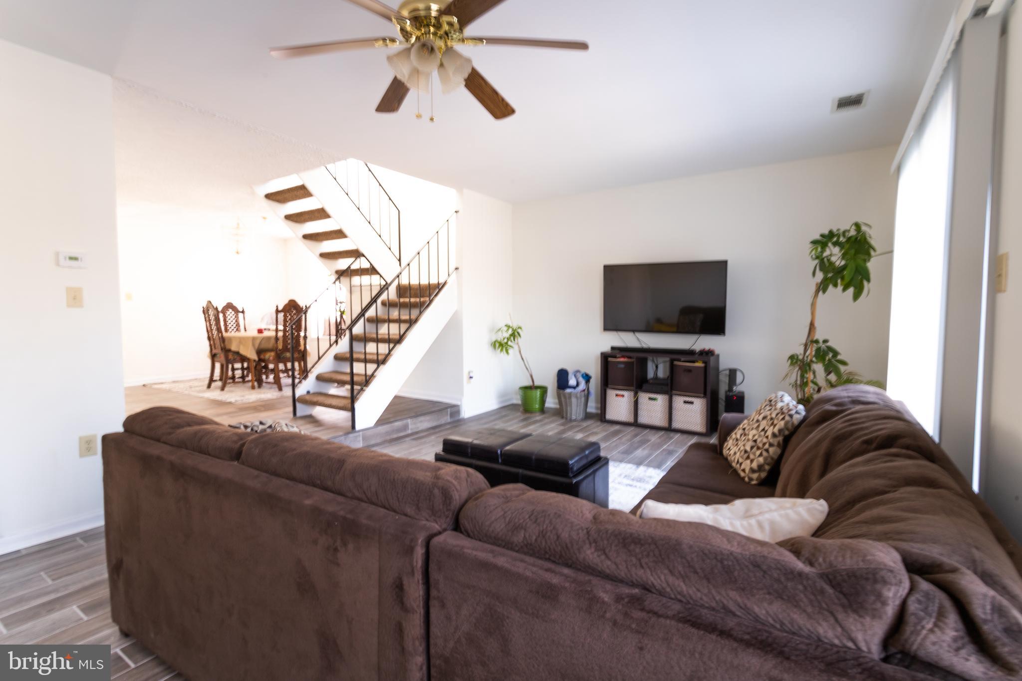 COVERSTONE SQUARE - Residential