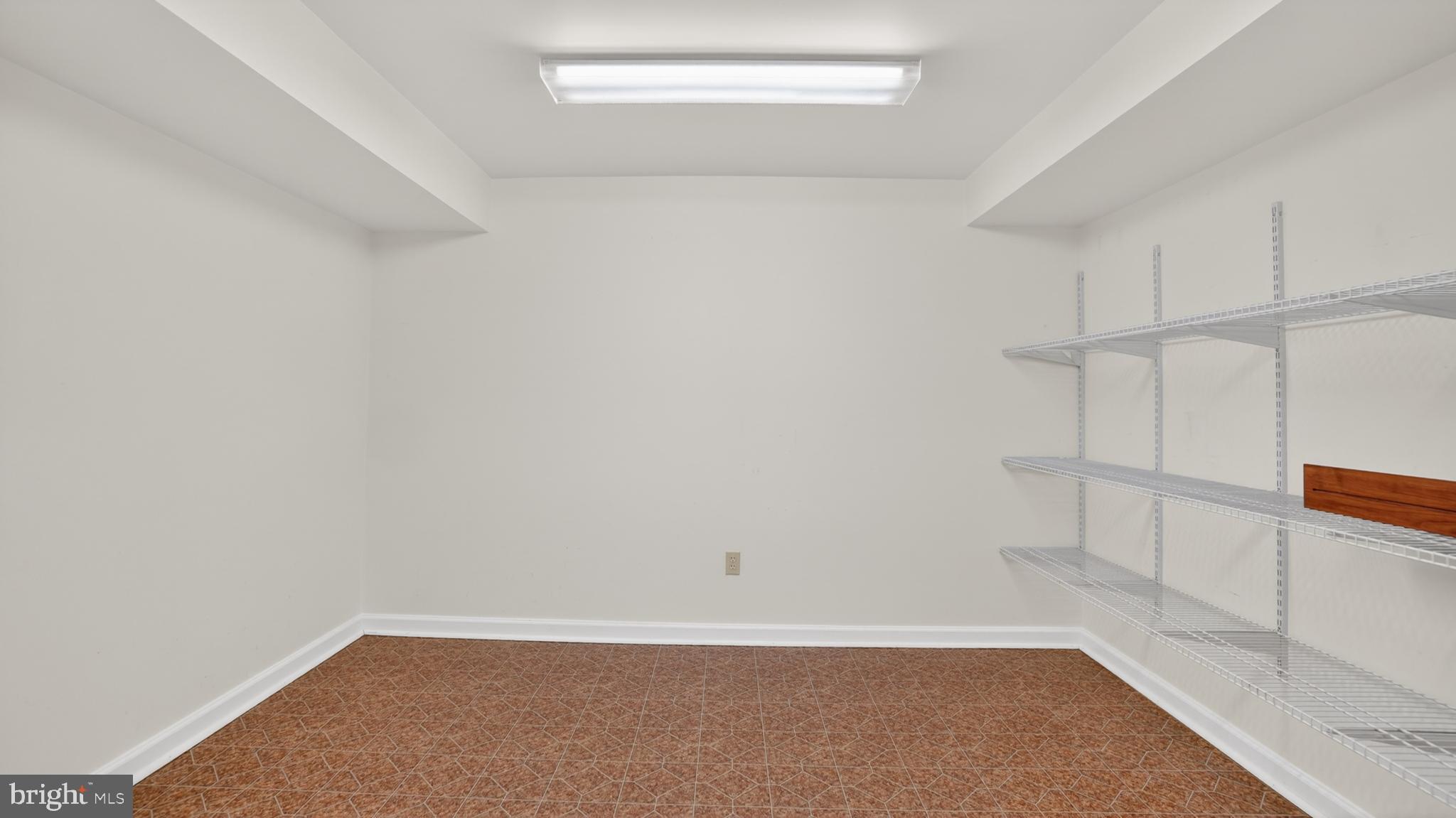 BAY COUNTRY - Residential