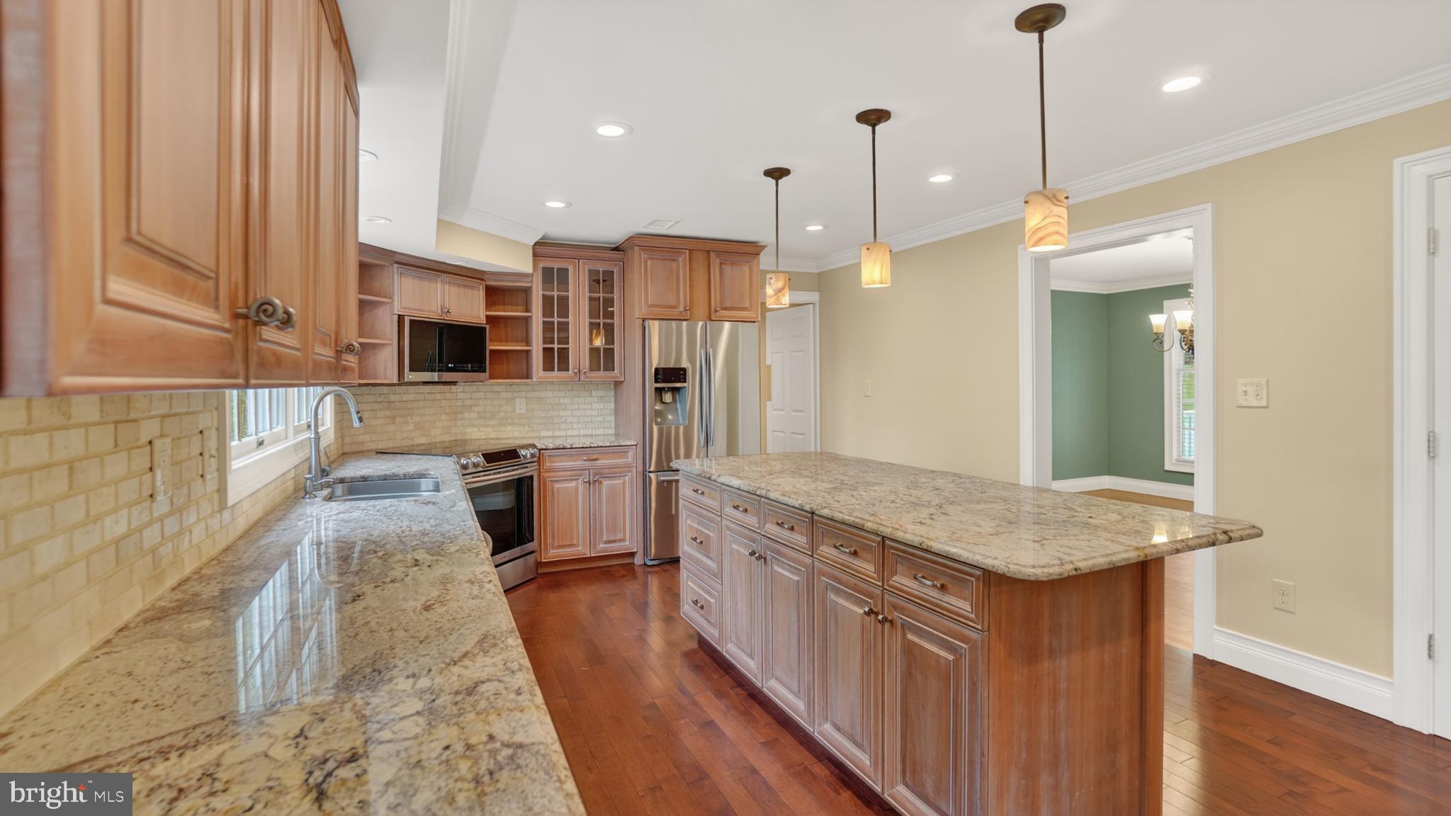 BAY COUNTRY - Residential