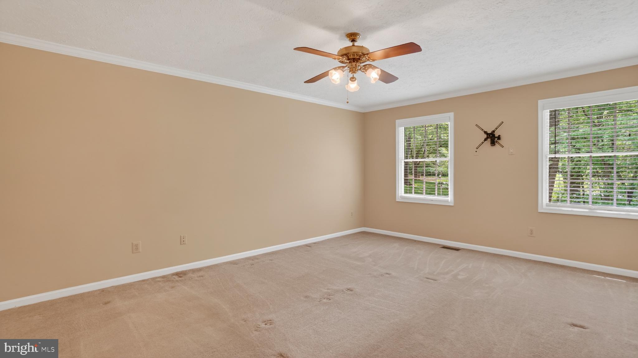 BAY COUNTRY - Residential