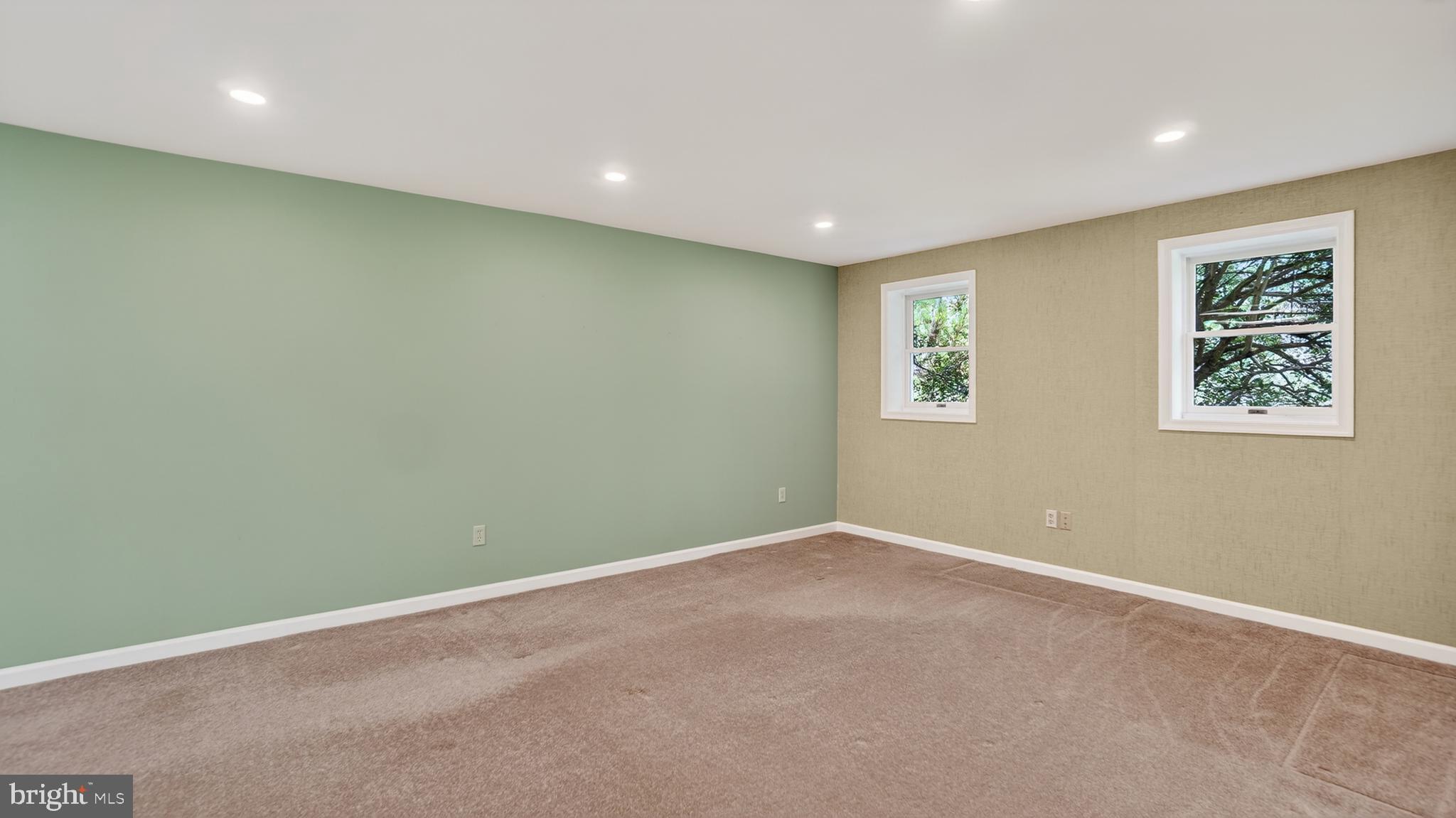 BAY COUNTRY - Residential