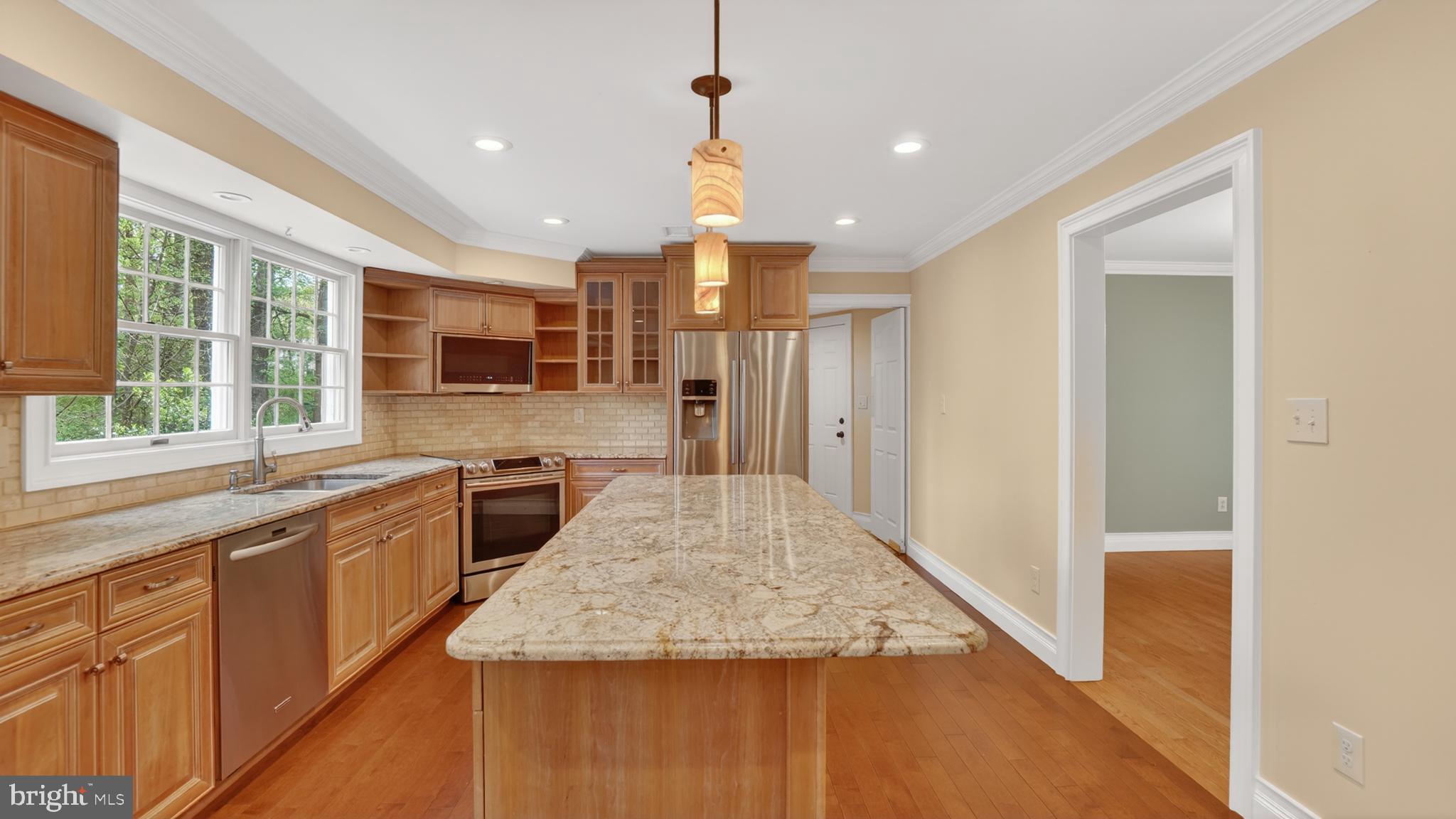 BAY COUNTRY - Residential