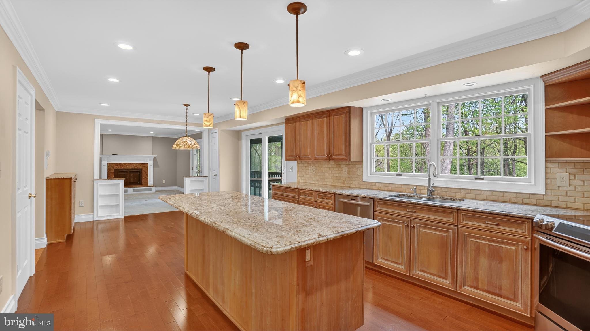 BAY COUNTRY - Residential