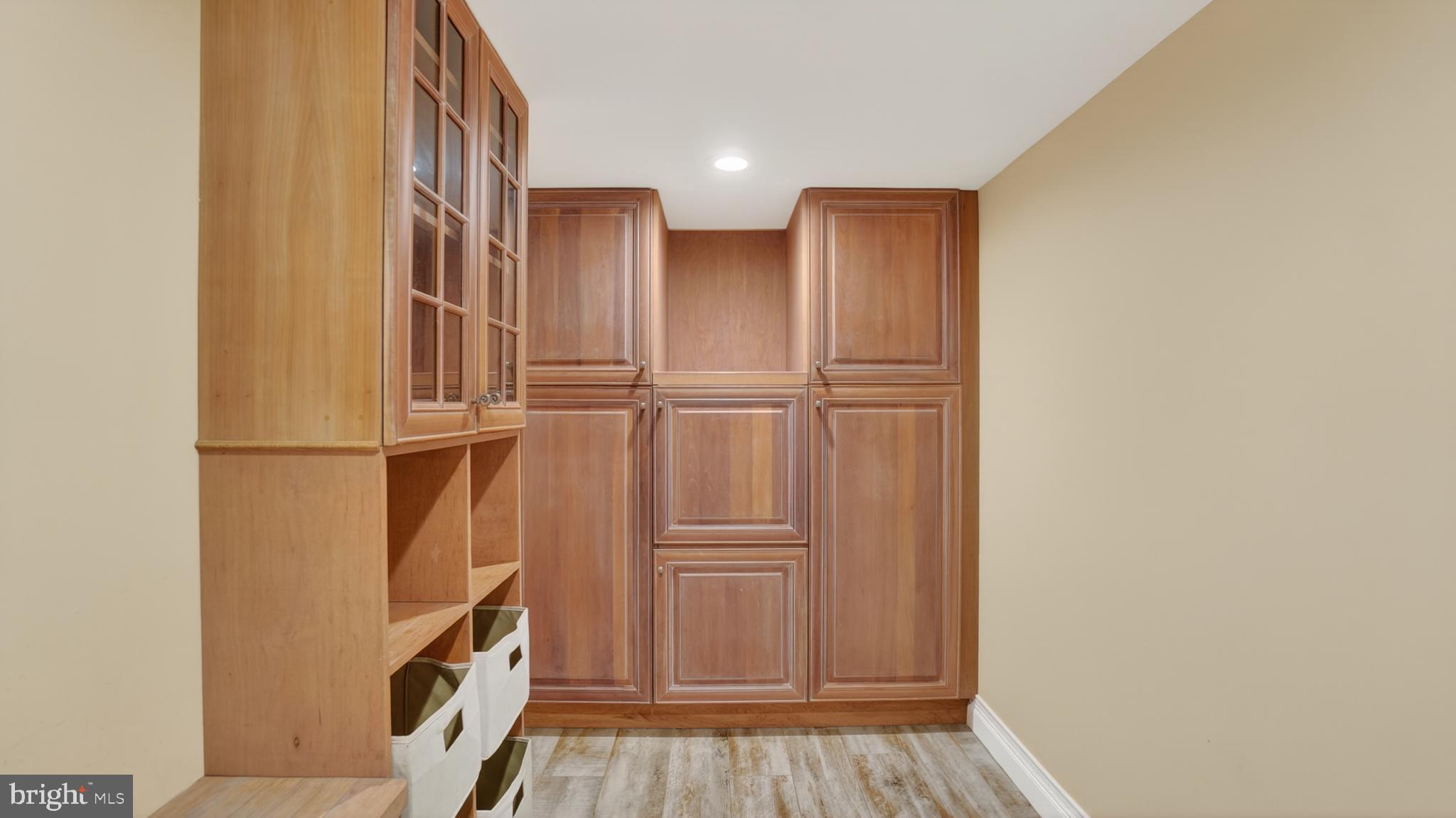 BAY COUNTRY - Residential