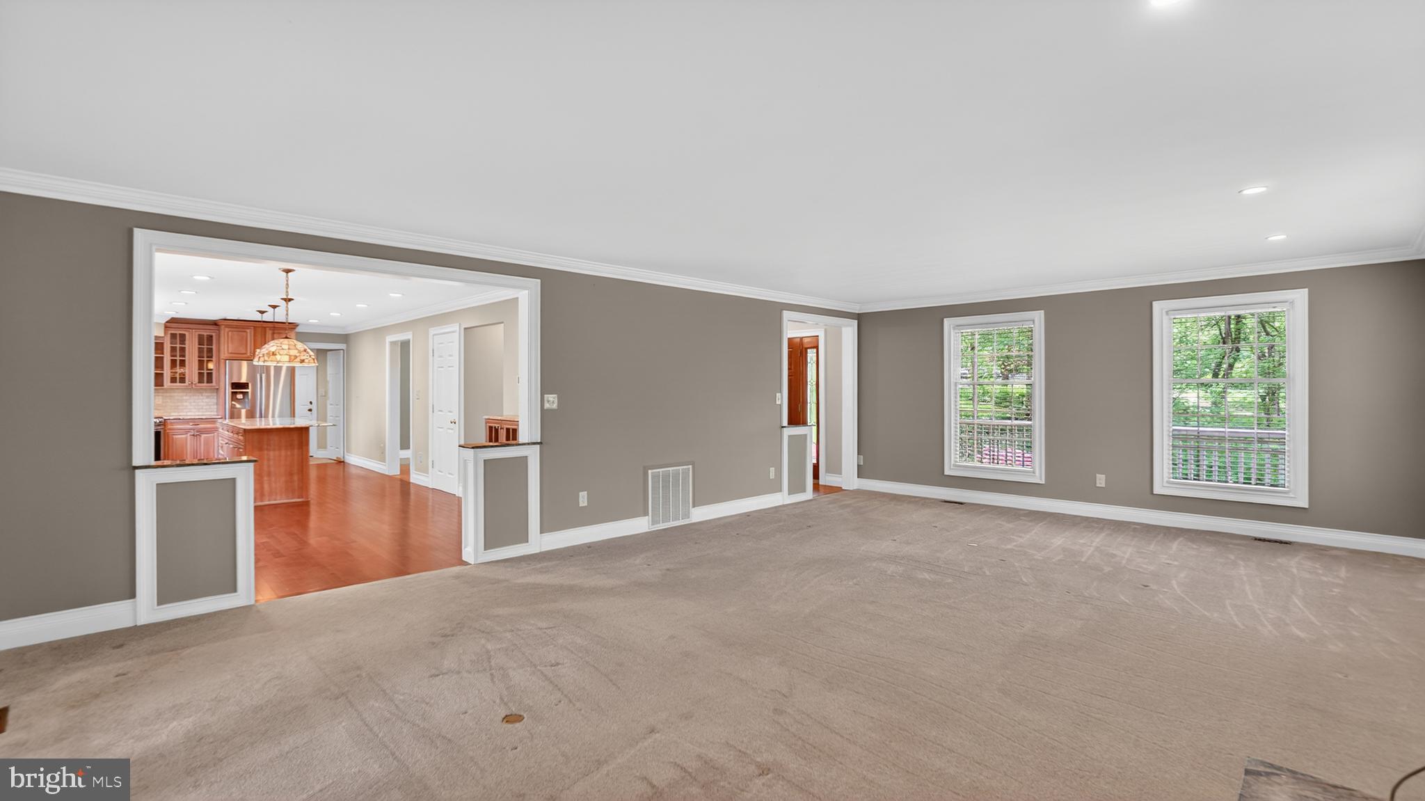 BAY COUNTRY - Residential