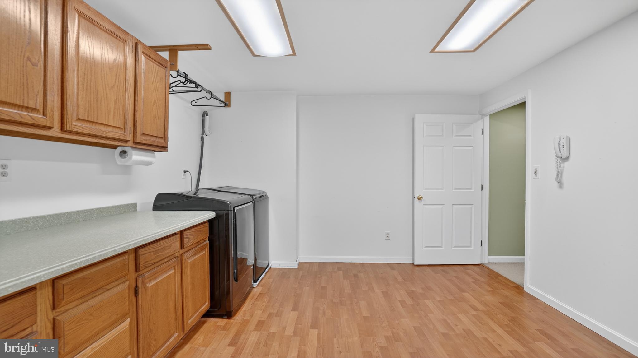 BAY COUNTRY - Residential