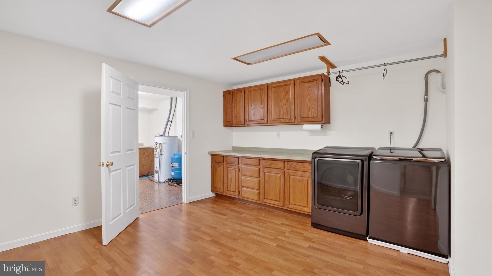 BAY COUNTRY - Residential