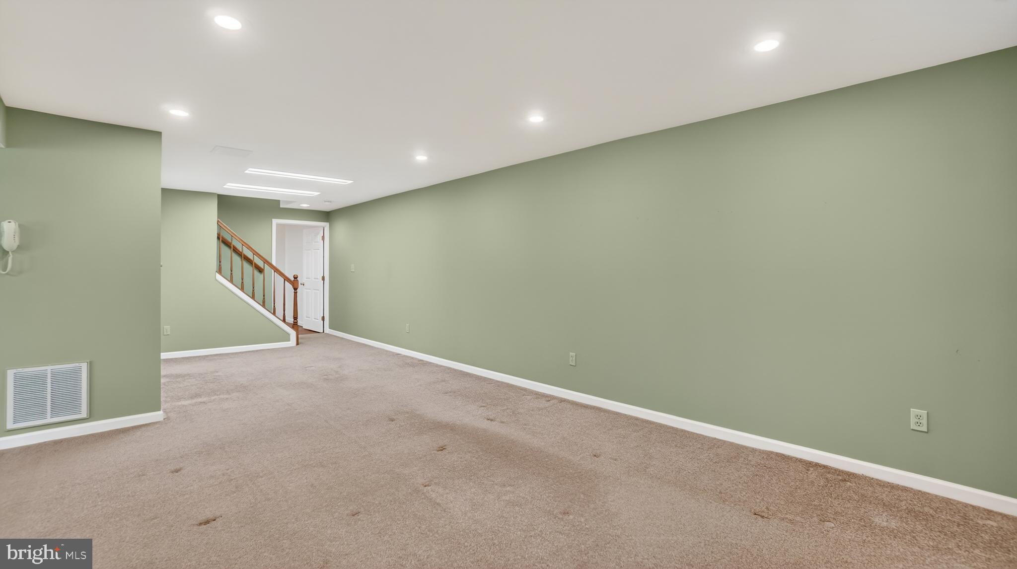 BAY COUNTRY - Residential