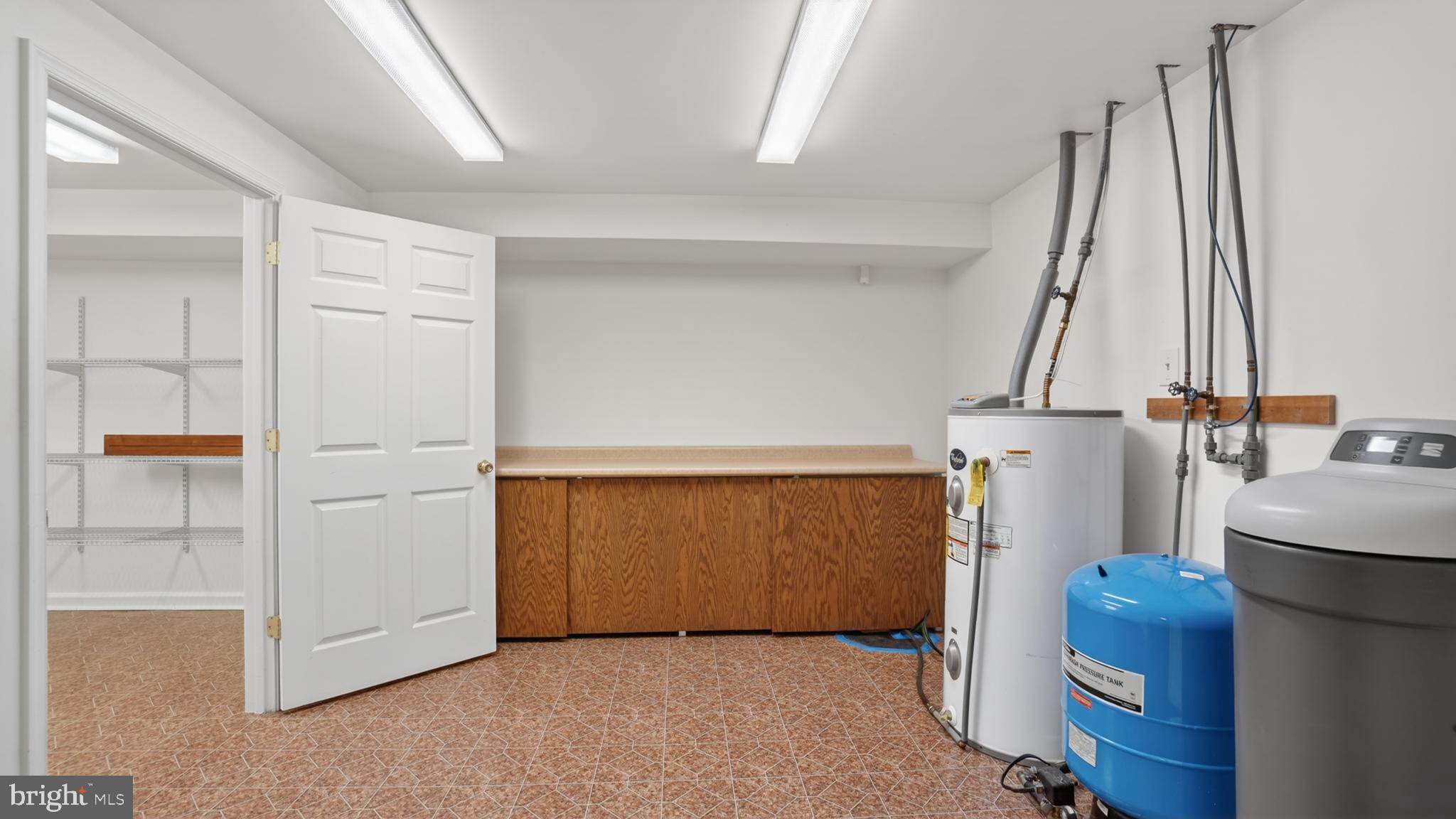 BAY COUNTRY - Residential