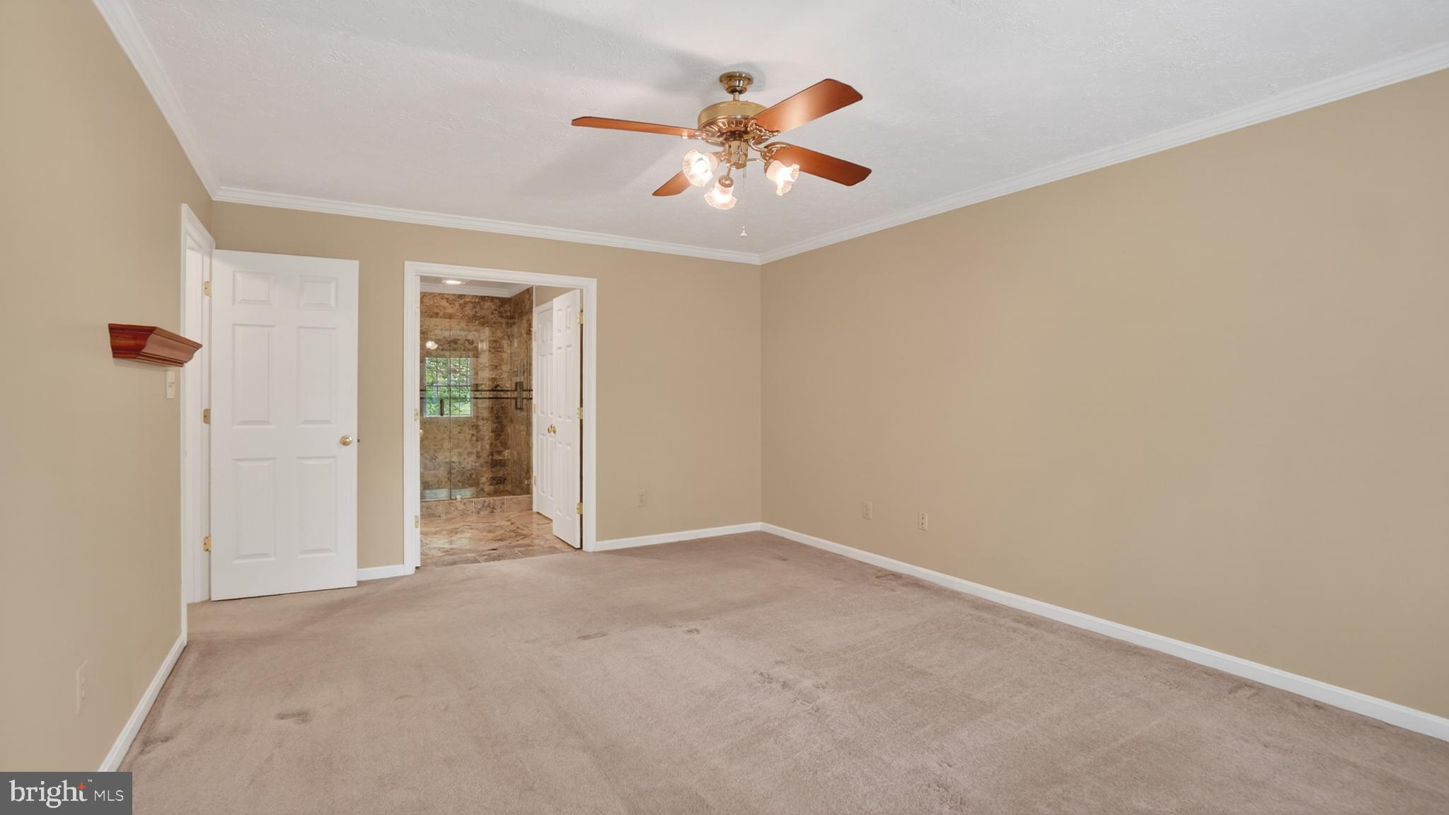 BAY COUNTRY - Residential