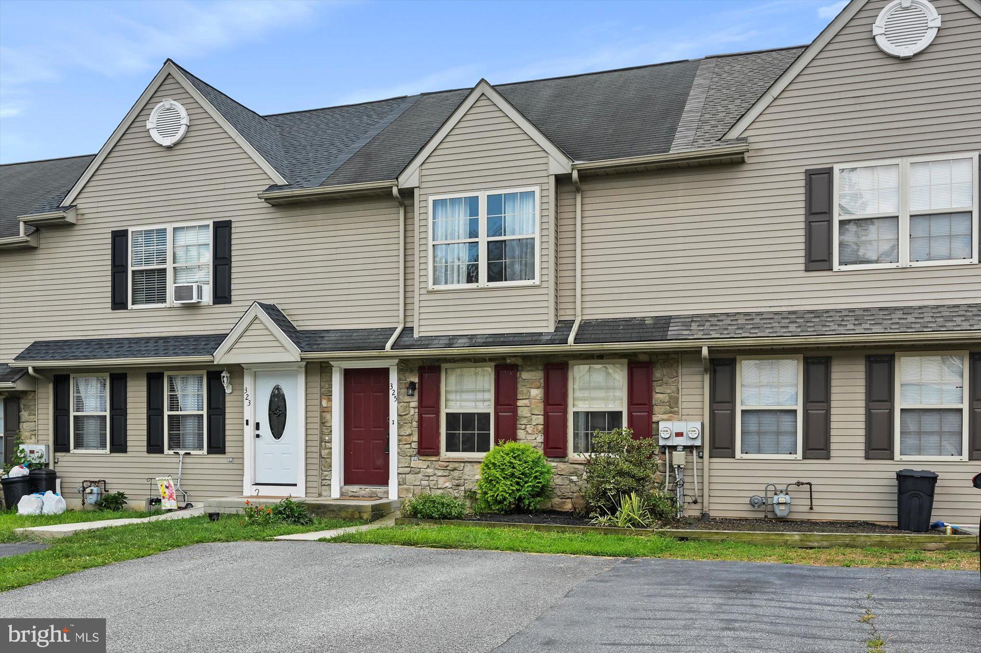 LONGWOOD SQUARE - Residential