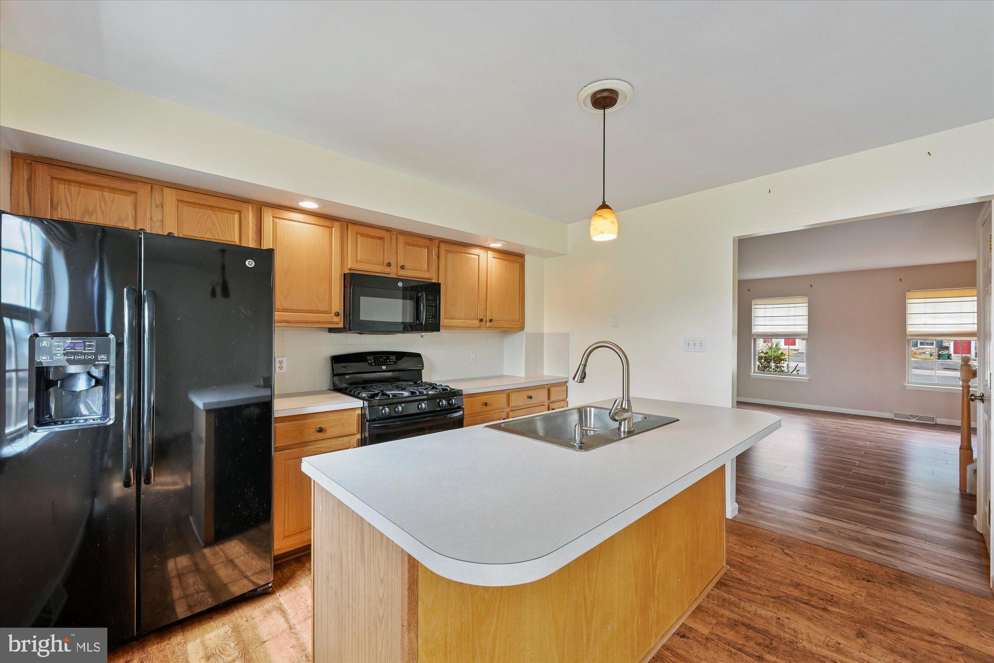 LONGWOOD SQUARE - Residential