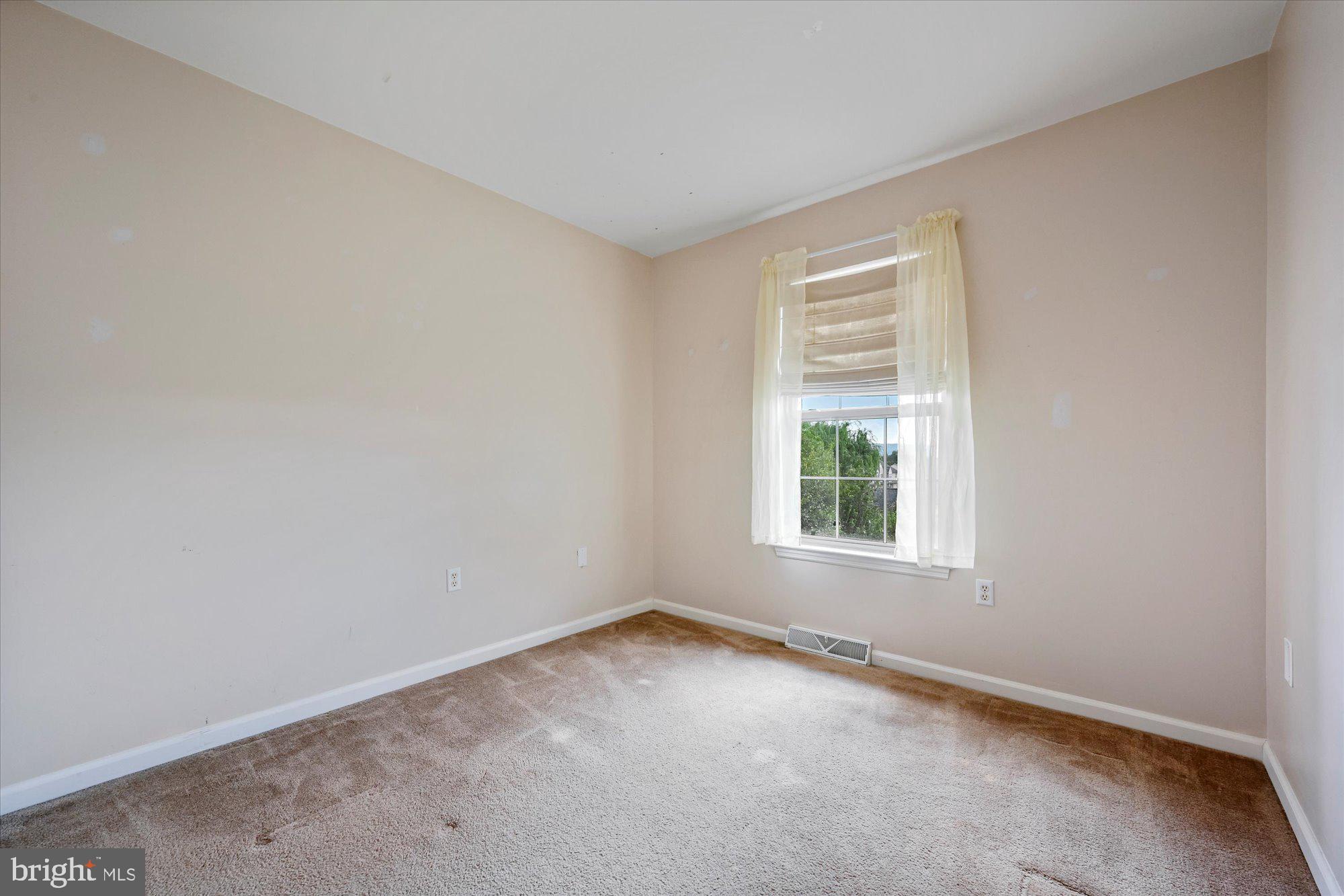 LONGWOOD SQUARE - Residential