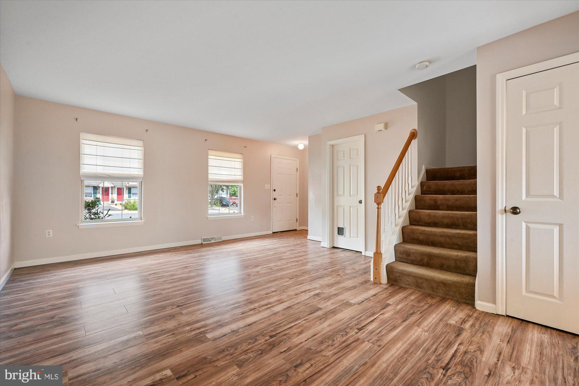 LONGWOOD SQUARE - Residential