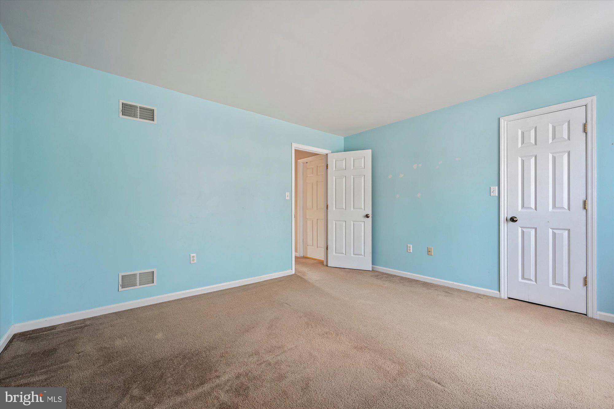 LONGWOOD SQUARE - Residential