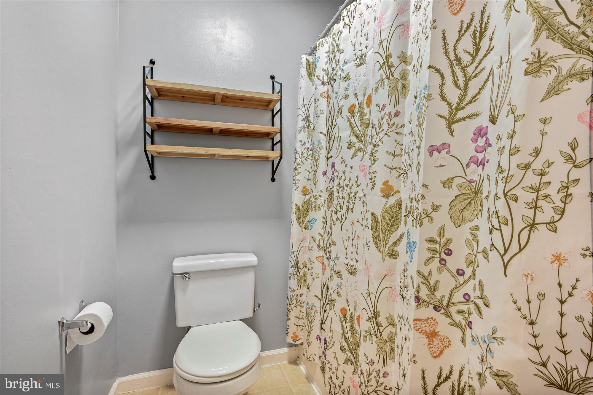 LONGWOOD SQUARE - Residential