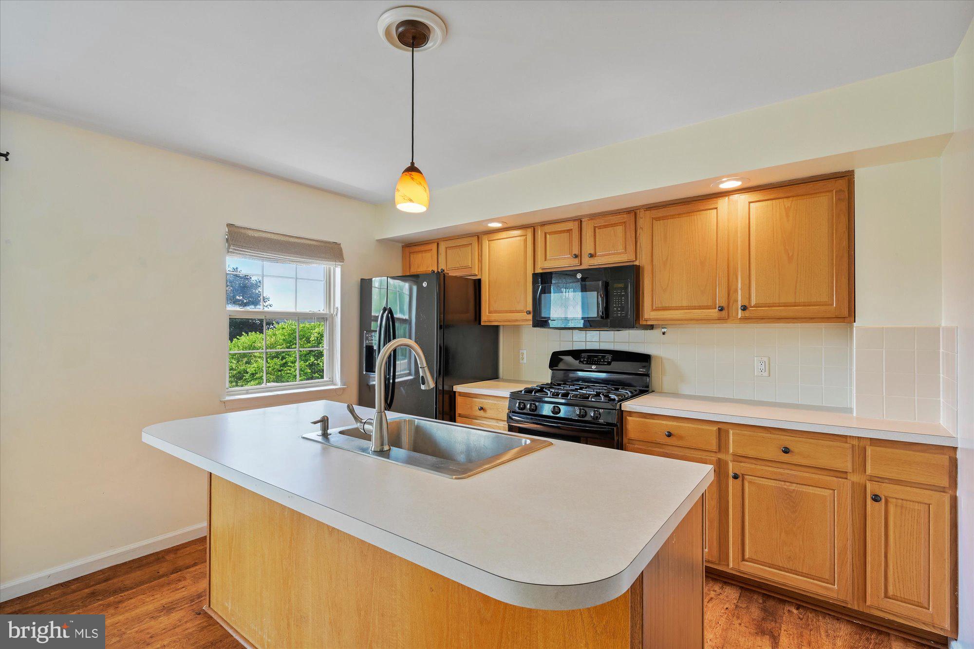 LONGWOOD SQUARE - Residential