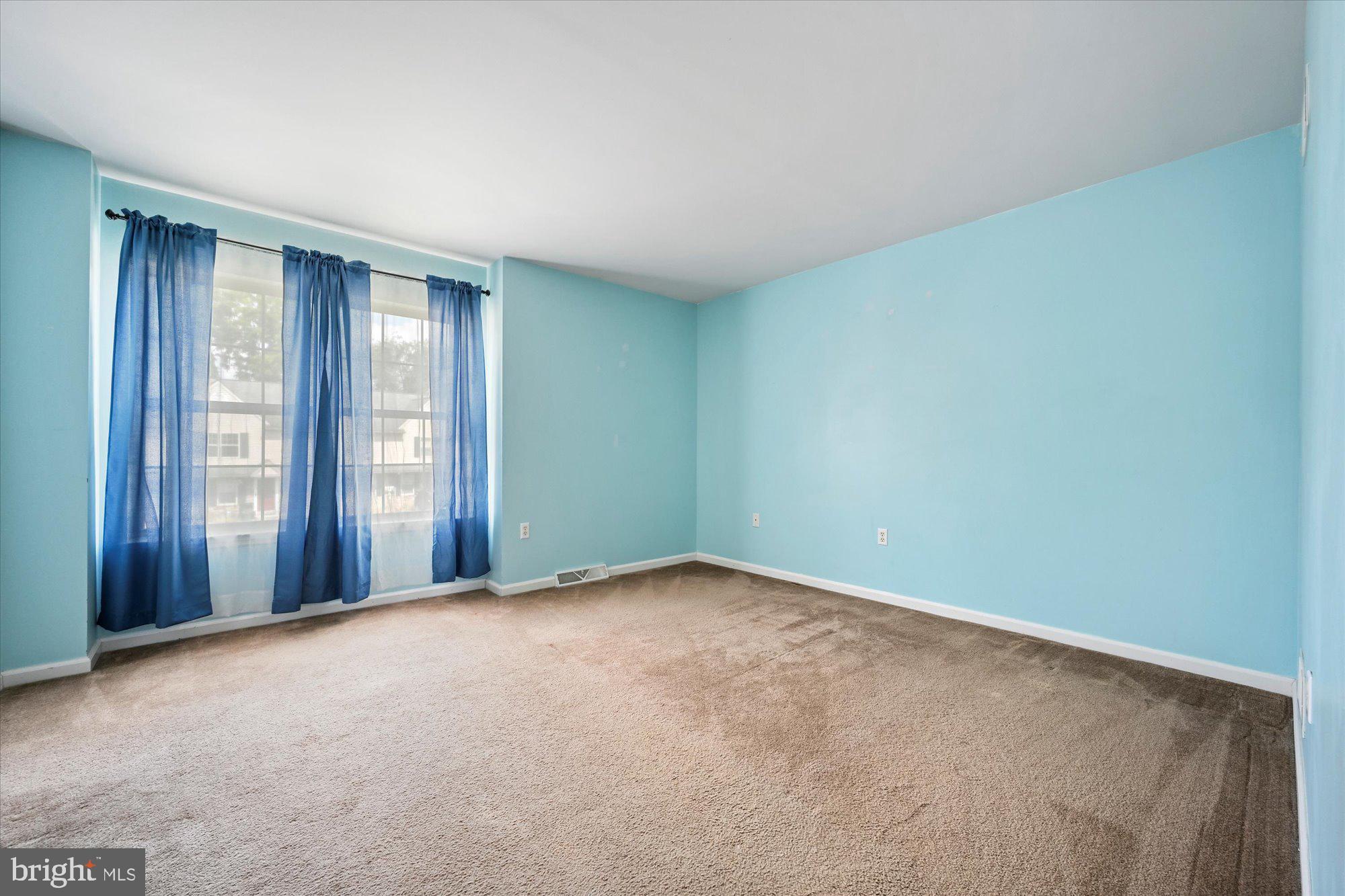 LONGWOOD SQUARE - Residential