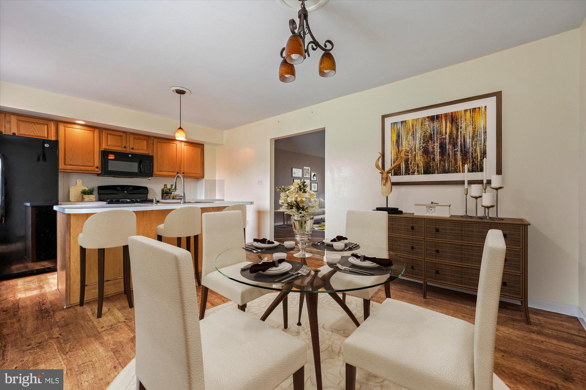 LONGWOOD SQUARE - Residential