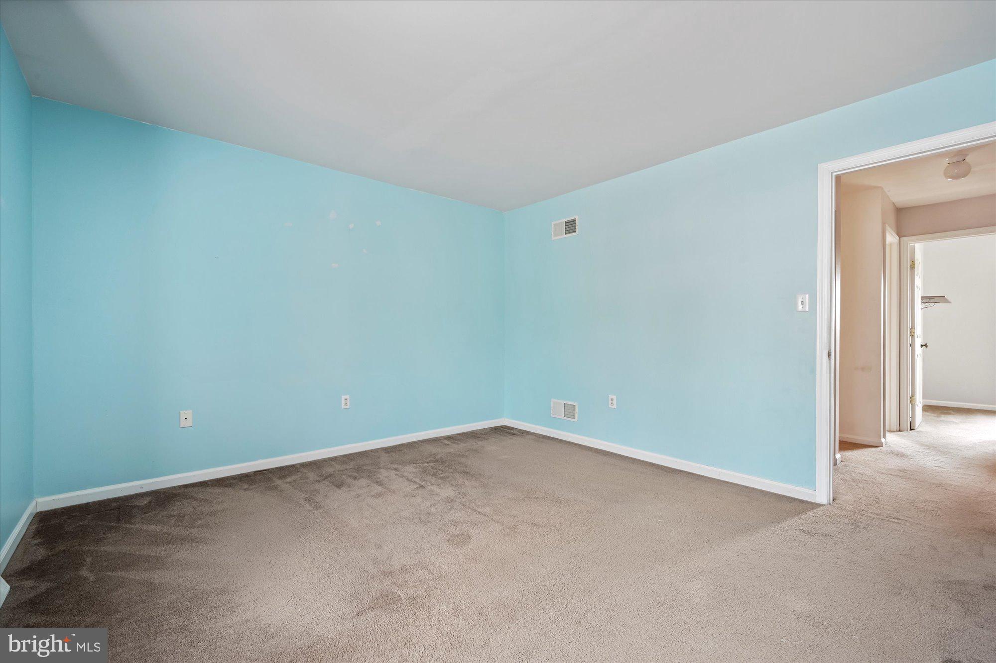 LONGWOOD SQUARE - Residential