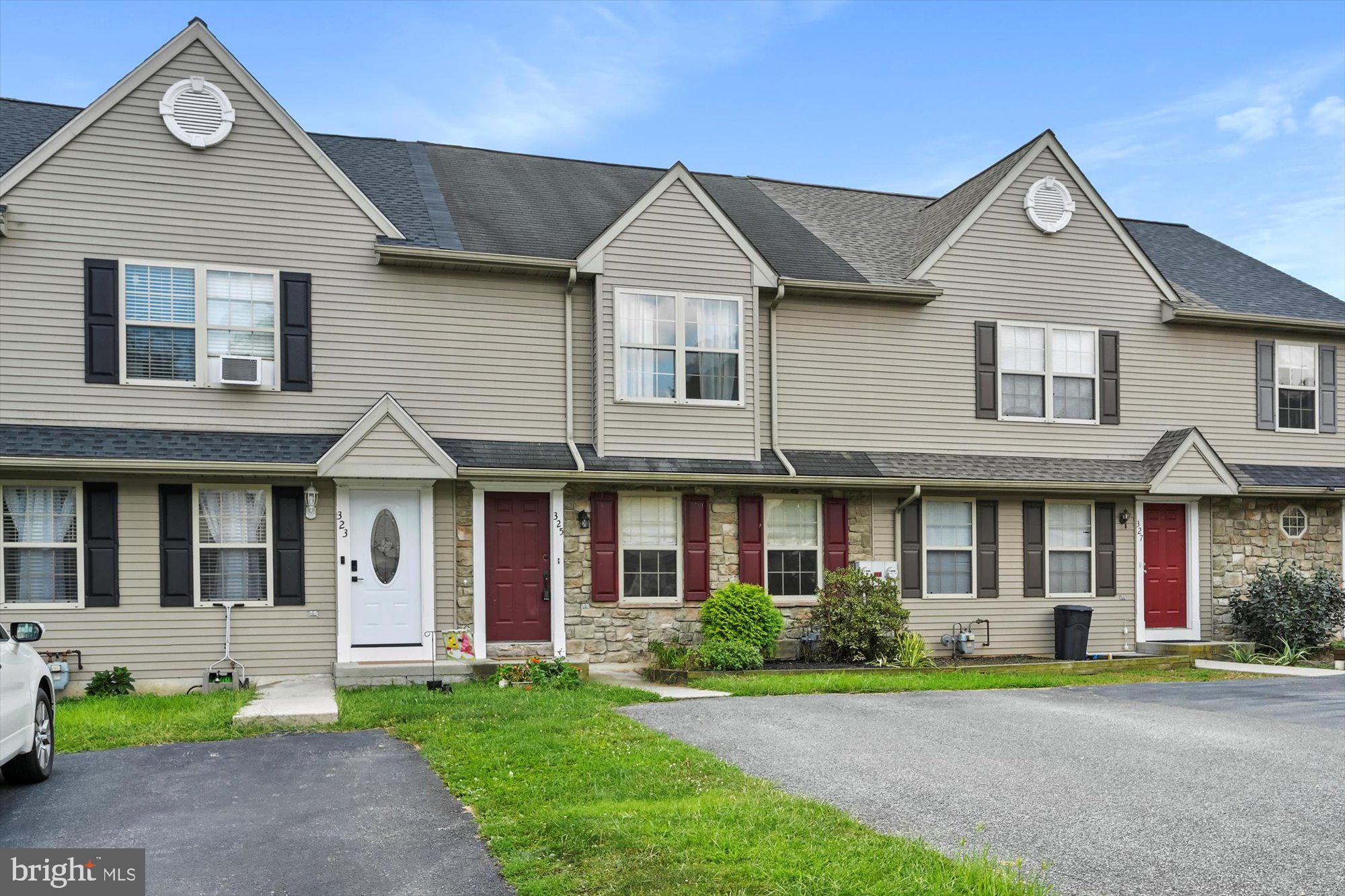 LONGWOOD SQUARE - Residential