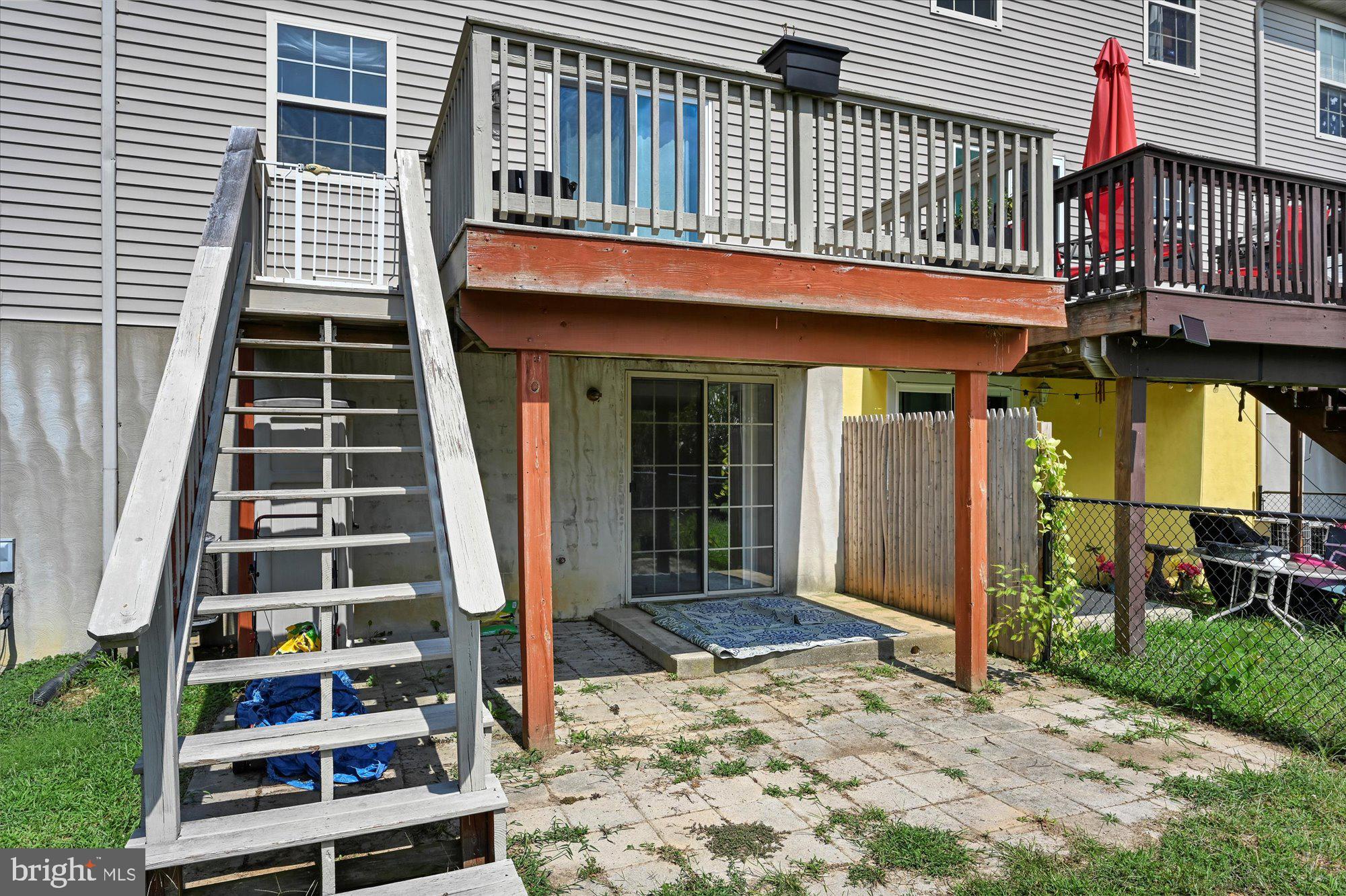 LONGWOOD SQUARE - Residential