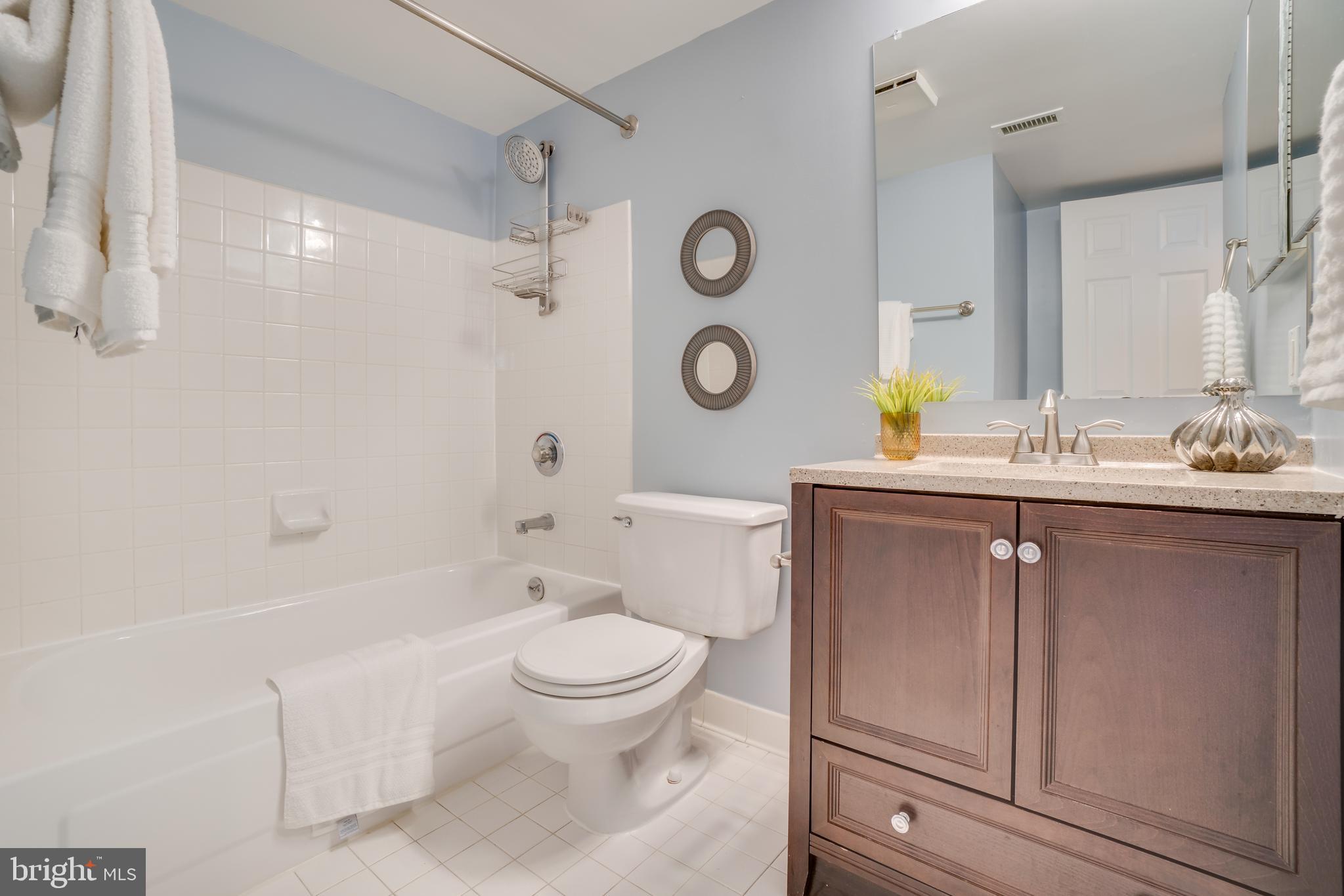 CLARENDON - Residential