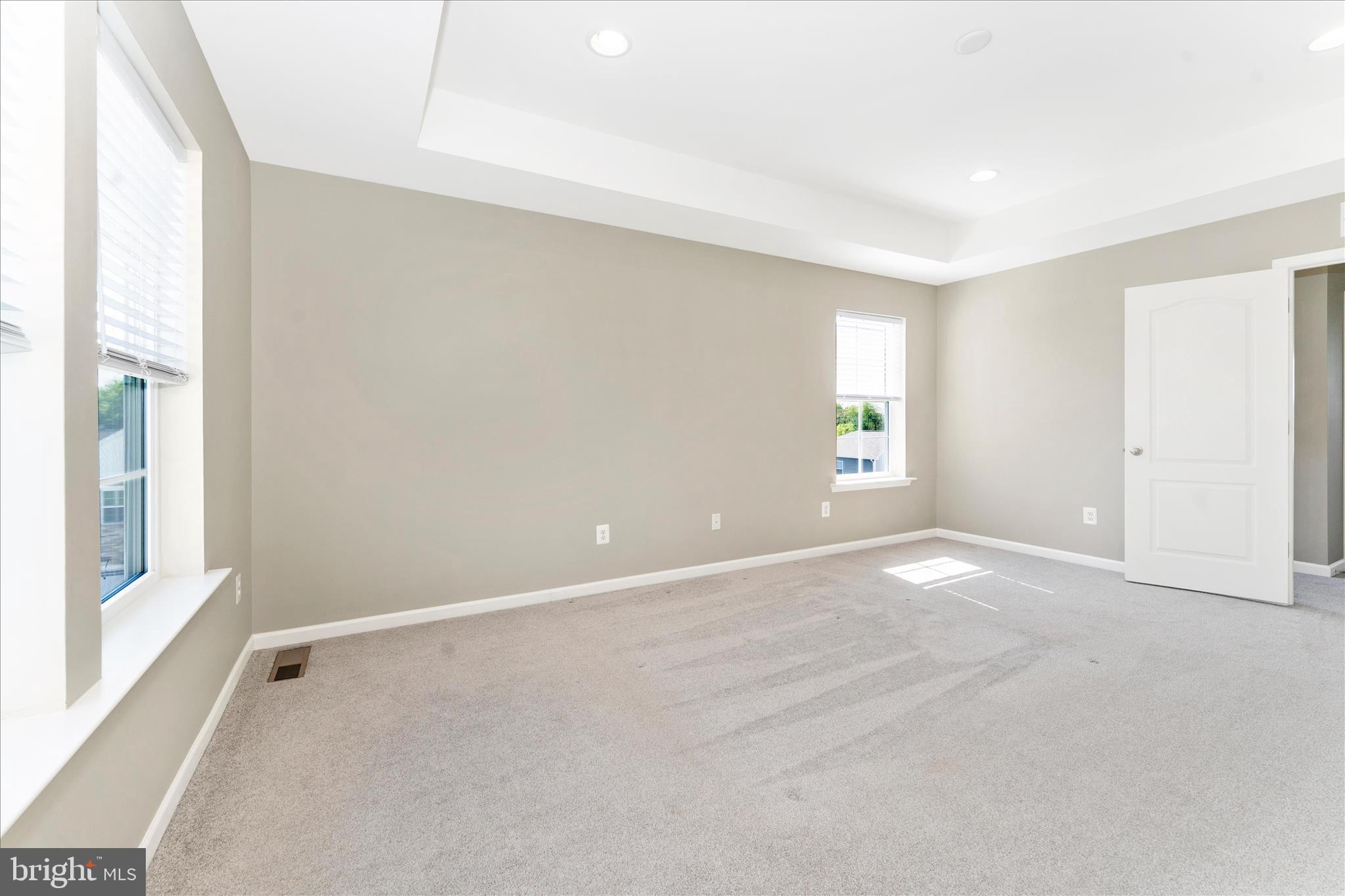 OVERLOOK AT RIVERSIDE TOWNHOMES - Residential